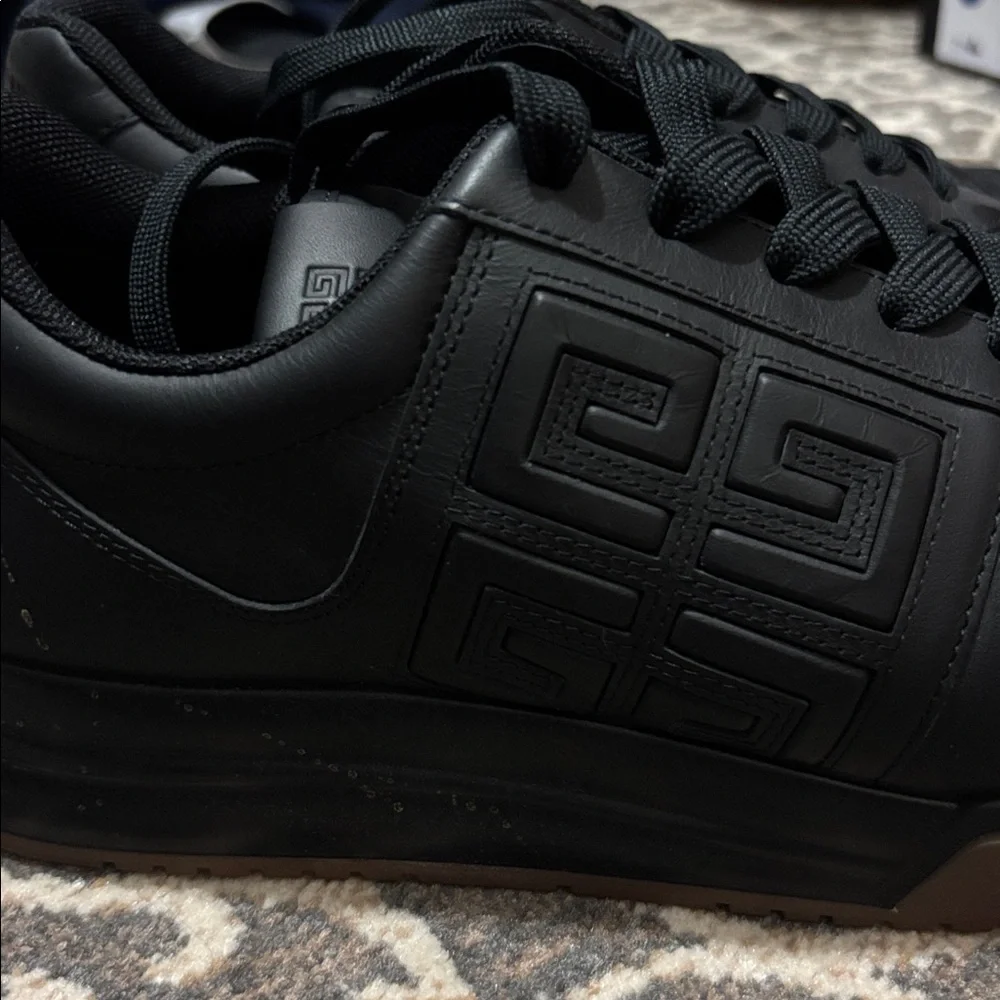 Men’s Givenchy Sneakers - Picture 6 of 7